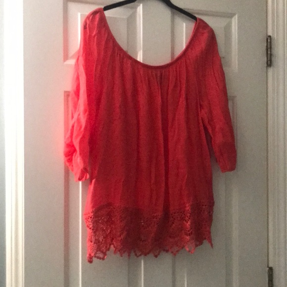 bobeau Tops - Fun Fiesta style top NWOT